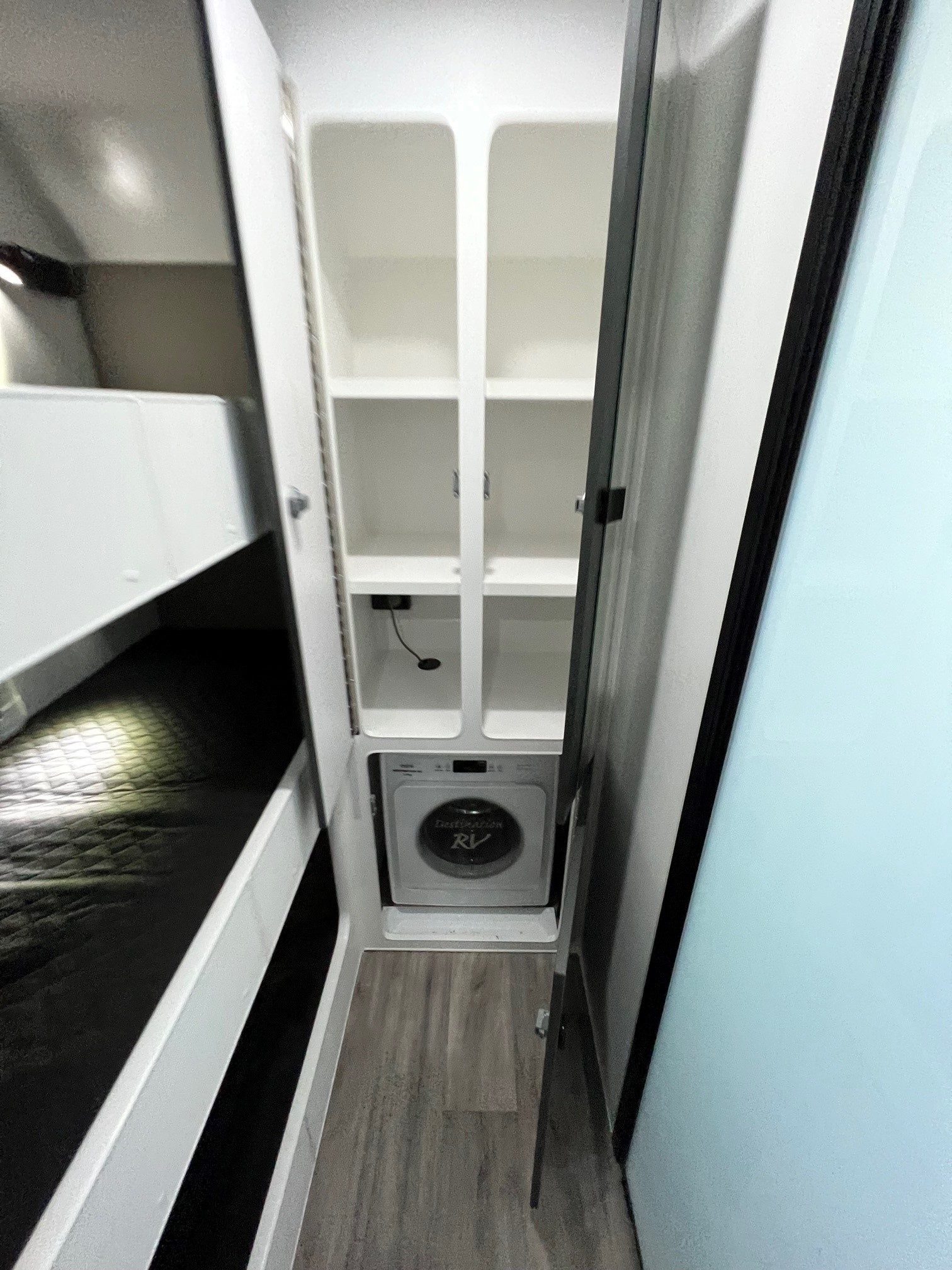 2022 New Design Family Trekker 21ft6 Triple Bunk Offroad With East / West Bed