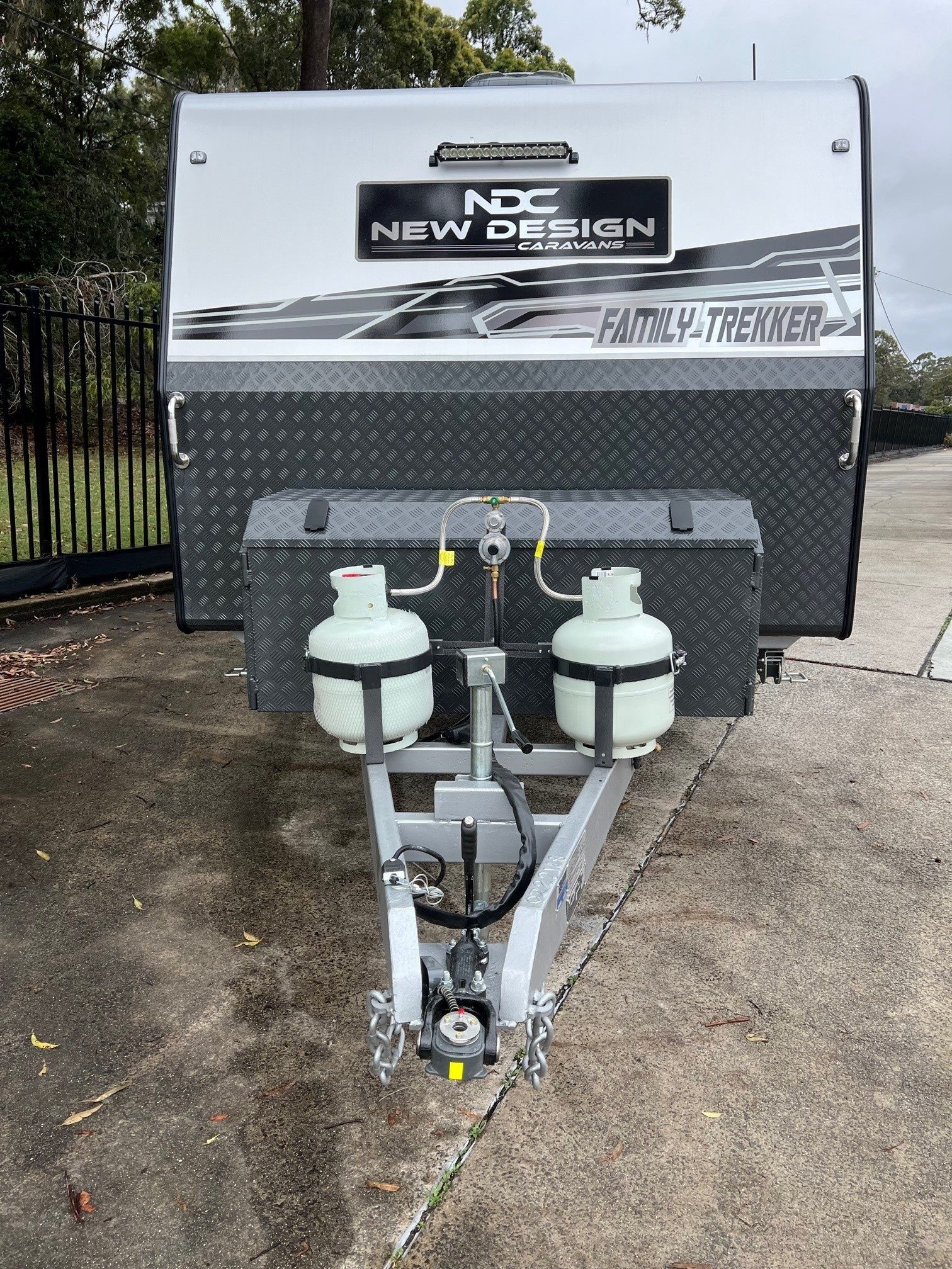 2022 New Design Family Trekker 21ft6 Triple Bunk Offroad With East / West Bed