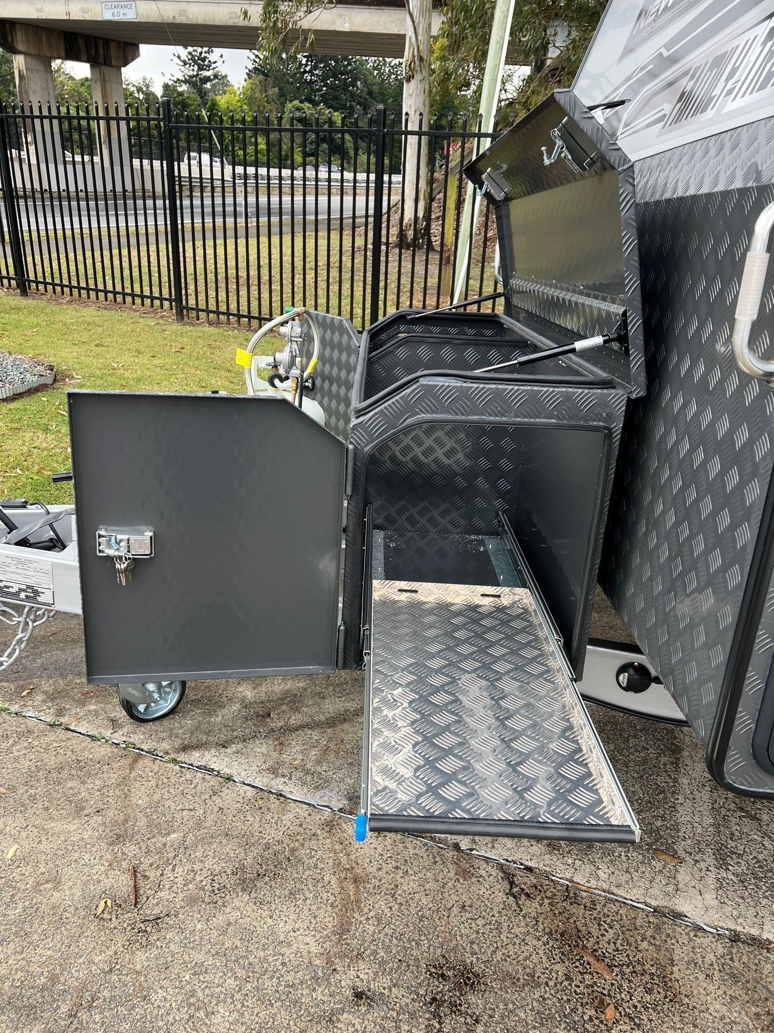 2022 New Design Family Trekker 21ft6 Triple Bunk Offroad With East / West Bed