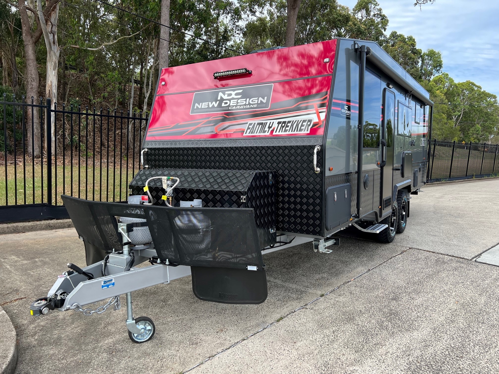 2024 New Design Family Trekker Triple Bunk offroad van