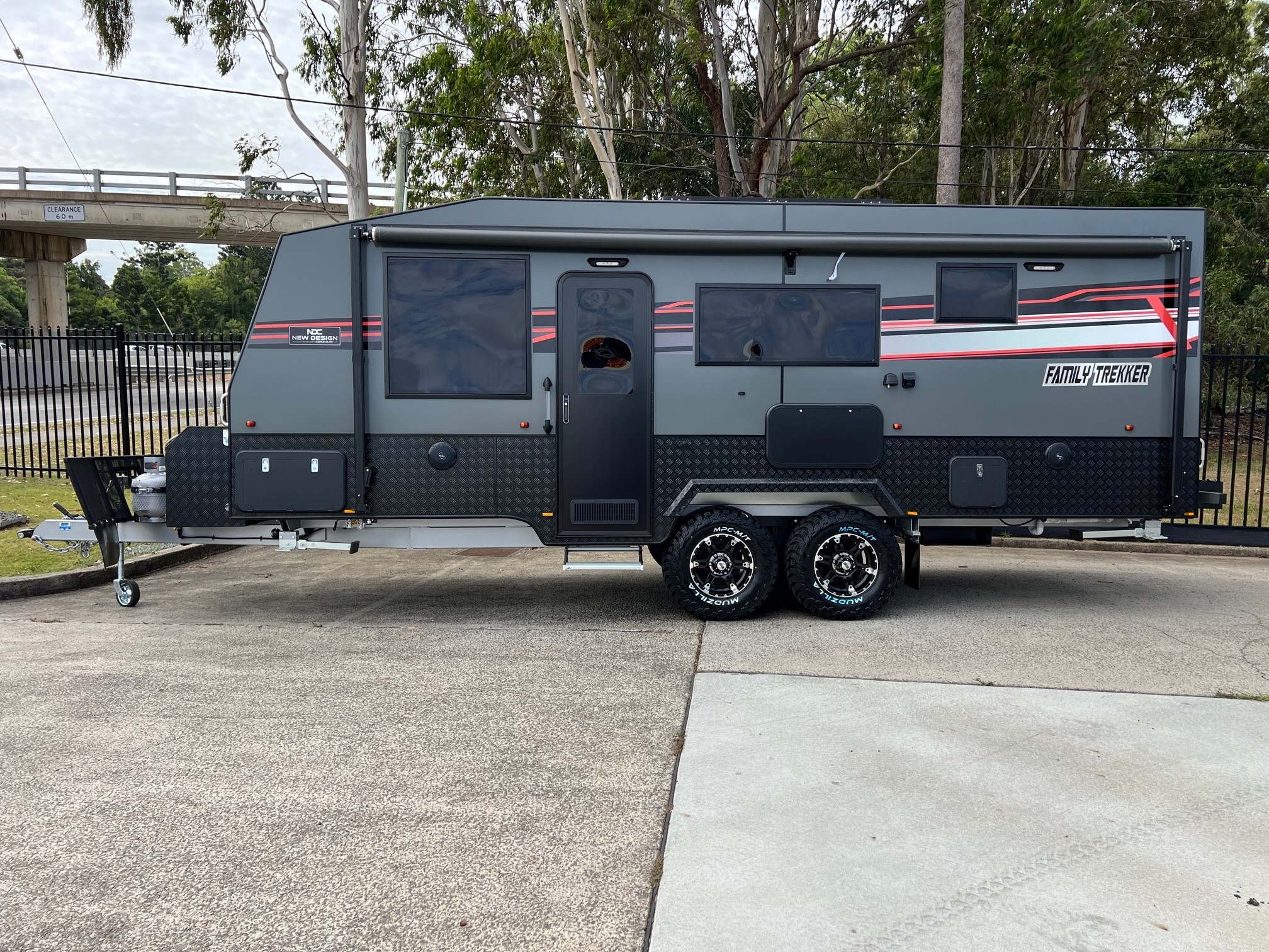 2024 New Design Family Trekker Triple Bunk offroad van