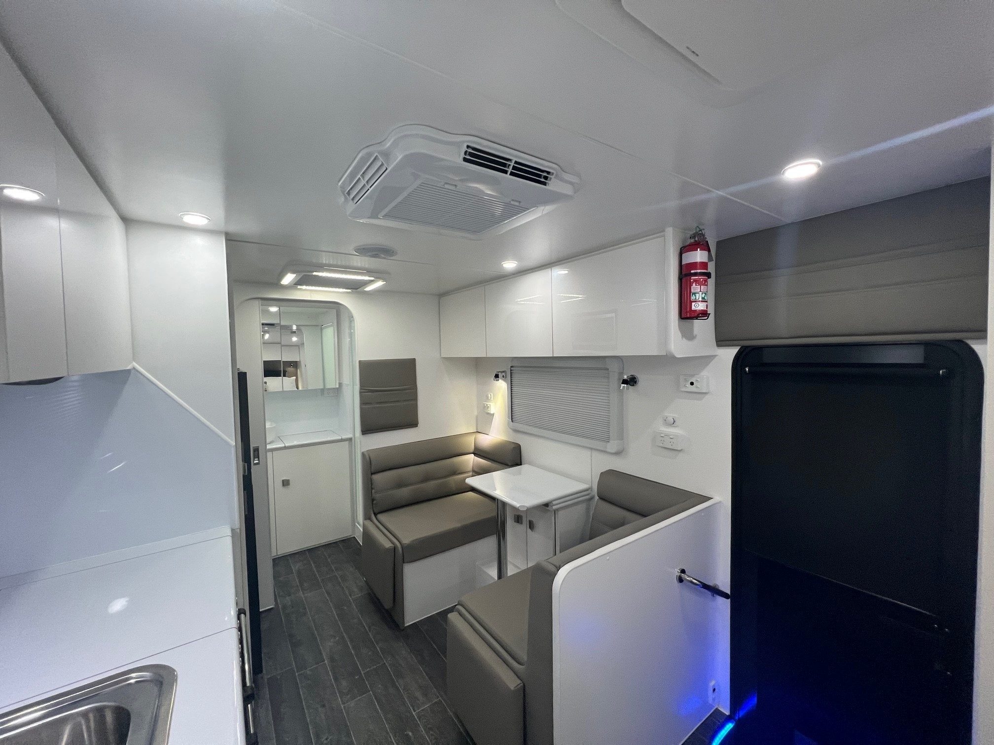 2023 New Design Caravan Avalon 20ft Off-Road With Flat Floor Caravan