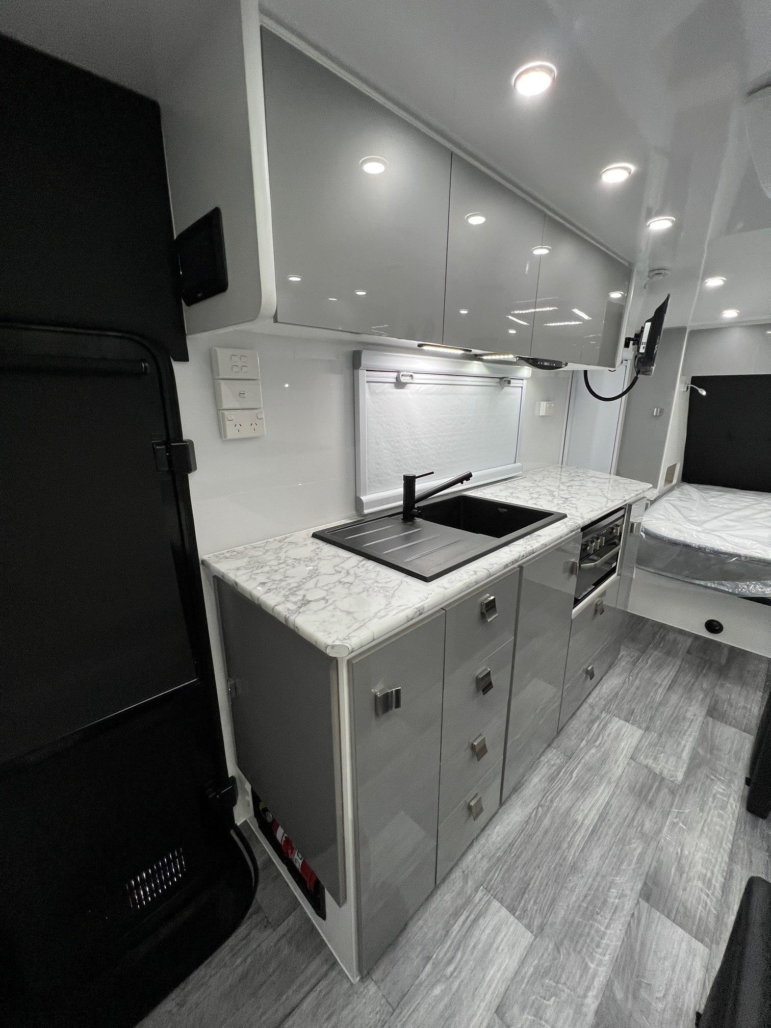 2025 Sunrise Wild Warrior 19ft8 Off-Road Aluminum Frame van With 400amp lithium & 2600W Inverter