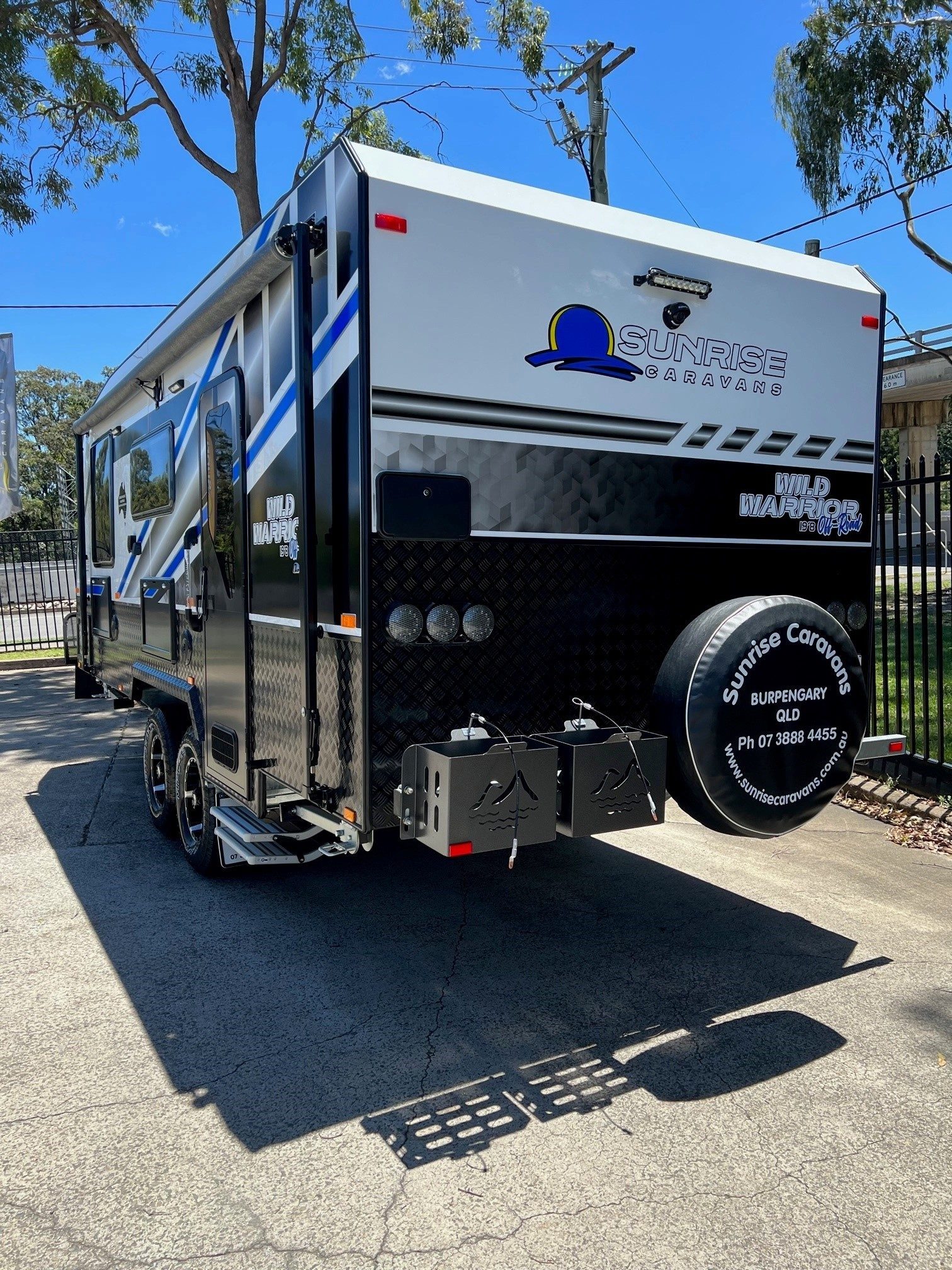 2025 Sunrise Wild Warrior 19ft8 Off-Road Aluminum Frame van With 400amp lithium & 2600W Inverter